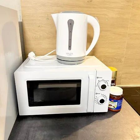 - 200qm- 2 Duschen - 2 Wcs Verl