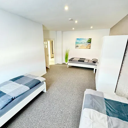 - 200qm- 2 Duschen - 2 Wcs *