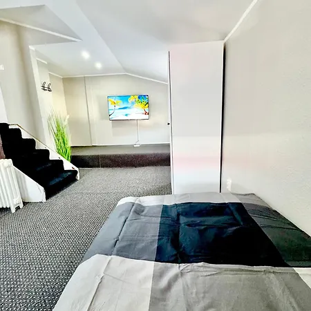 Apartment - 200qm- 2 Duschen - 2 Wcs Verl