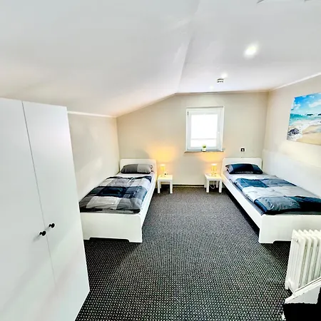 - 200qm- 2 Duschen - 2 Wcs Apartment