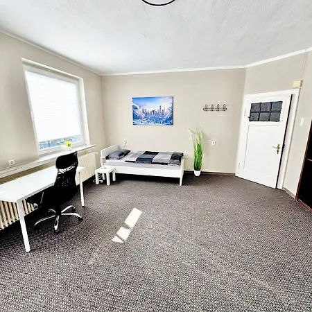 - 200qm- 2 Duschen - 2 Wcs Apartment *