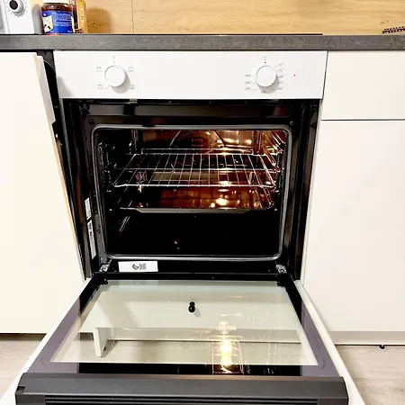 - 200qm- 2 Duschen - 2 Wcs Verl