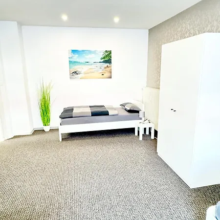 Apartment - 200qm- 2 Duschen - 2 Wcs Verl