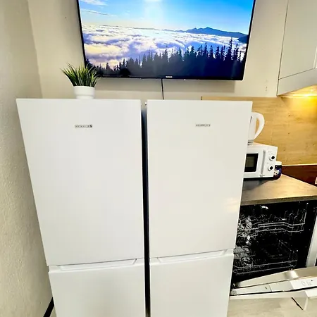 - 200qm- 2 Duschen - 2 Wcs Apartment