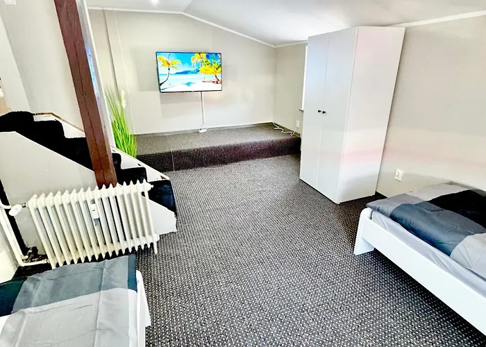 - 200qm- 2 Duschen - 2 Wcs Lägenhet