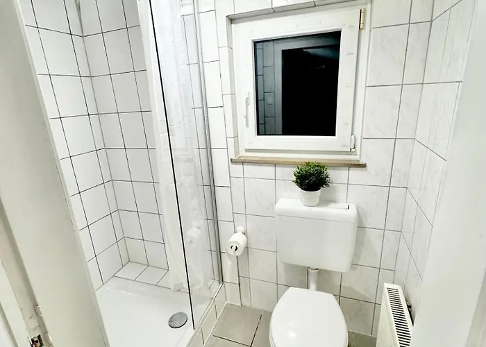 - 200qm- 2 Duschen - 2 Wcs * Verl