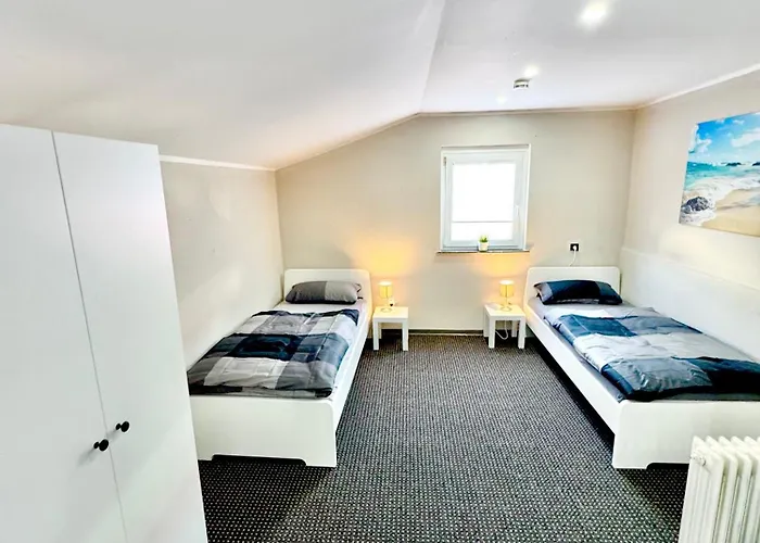 - 200qm- 2 Duschen - 2 Wcs Lägenhet