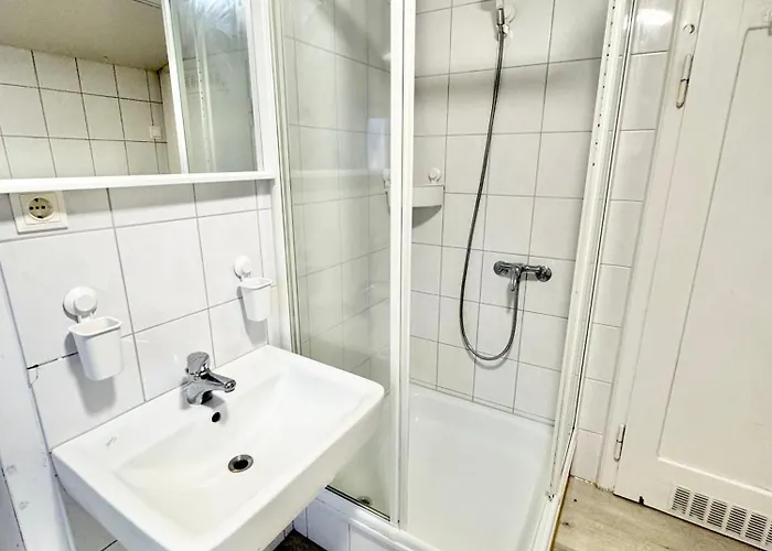 - 200qm- 2 Duschen - 2 Wcs Lägenhet *