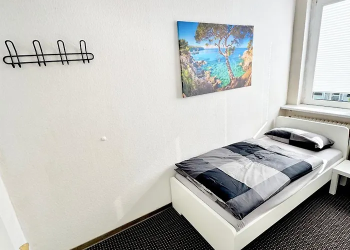 - 200qm- 2 Duschen - 2 Wcs Verl