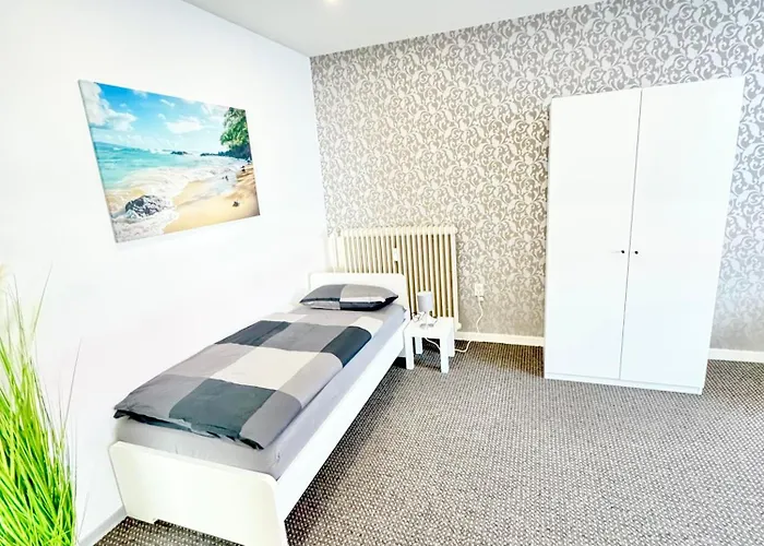 - 200qm- 2 Duschen - 2 Wcs Lägenhet