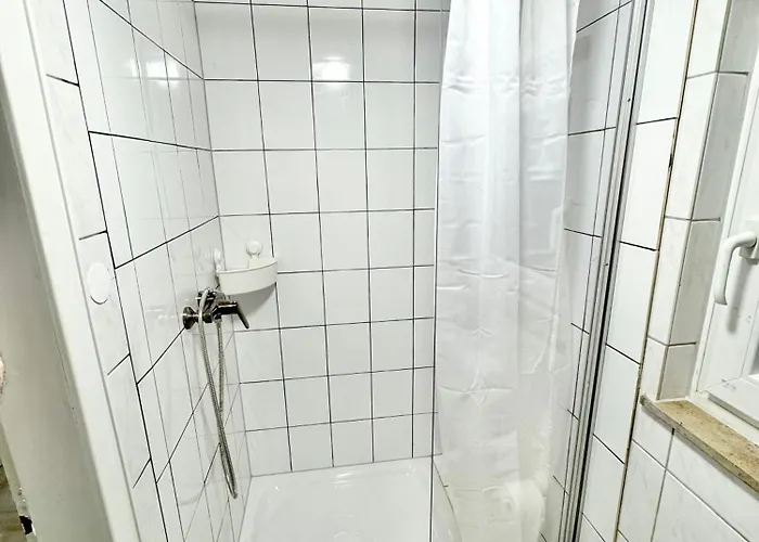 Lägenhet - 200qm- 2 Duschen - 2 Wcs *