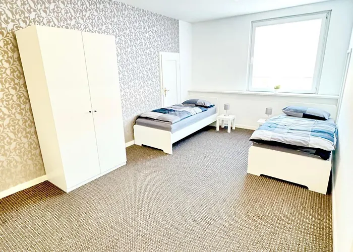 - 200qm- 2 Duschen - 2 Wcs Lägenhet Verl