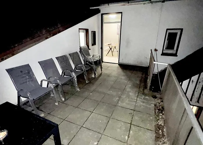 - 200qm- 2 Duschen - 2 Wcs *