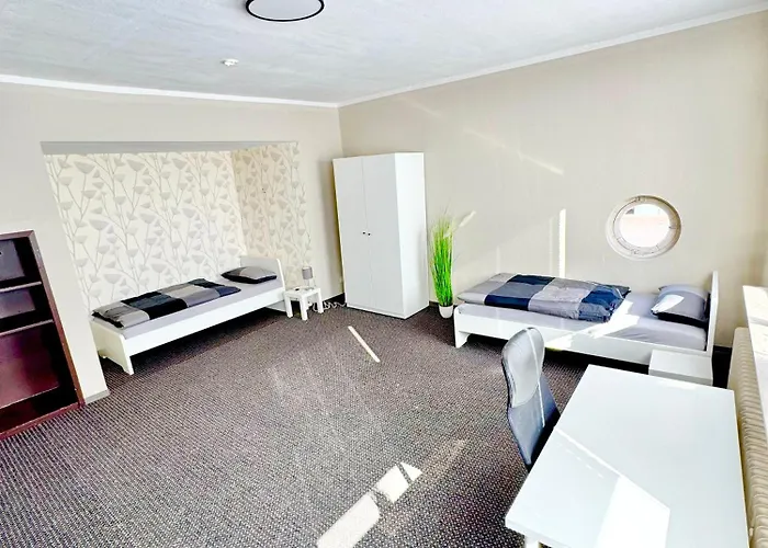 - 200qm- 2 Duschen - 2 Wcs Lägenhet Verl