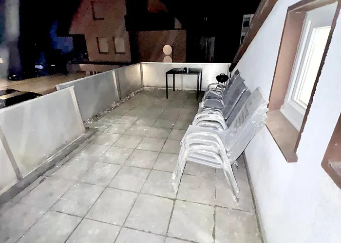 - 200qm- 2 Duschen - 2 Wcs Lägenhet