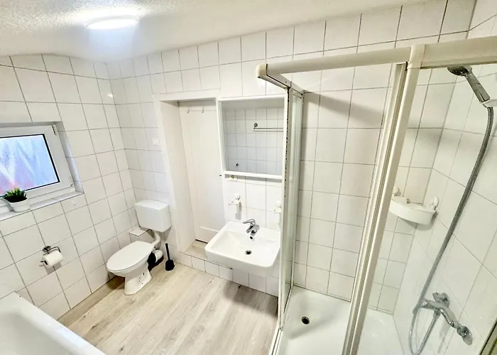 Lägenhet - 200qm- 2 Duschen - 2 Wcs